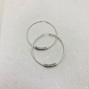 מתנה לאישה עם משמעות, עגילי כסף עם חריטה אישית